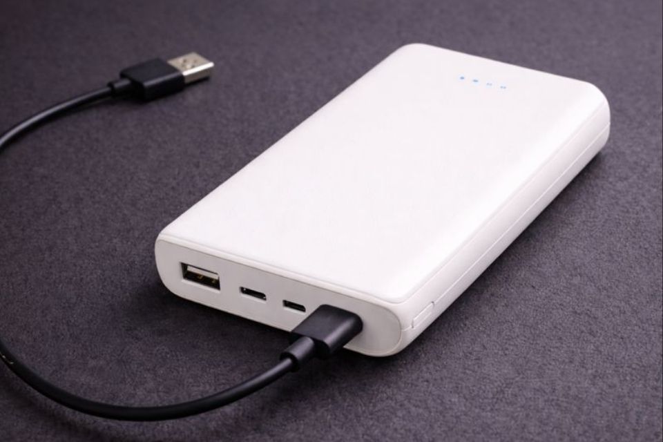Power bank uređaj kao primer korisnog tehnološkog korporativnog poklona